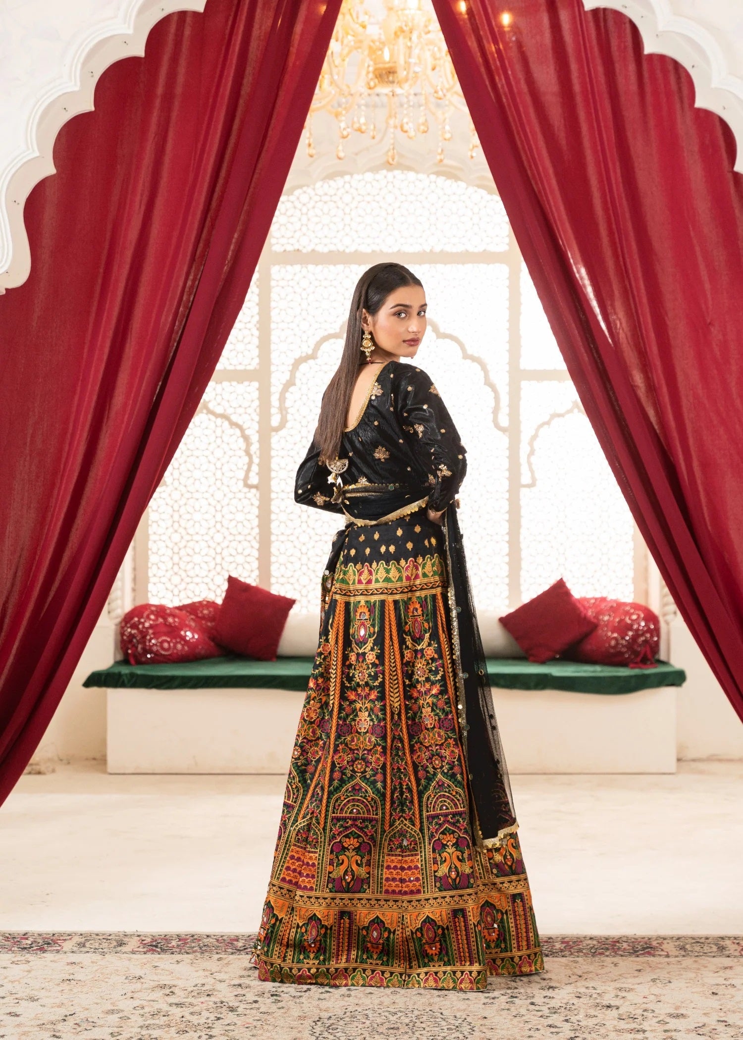 Mahrani (Black)