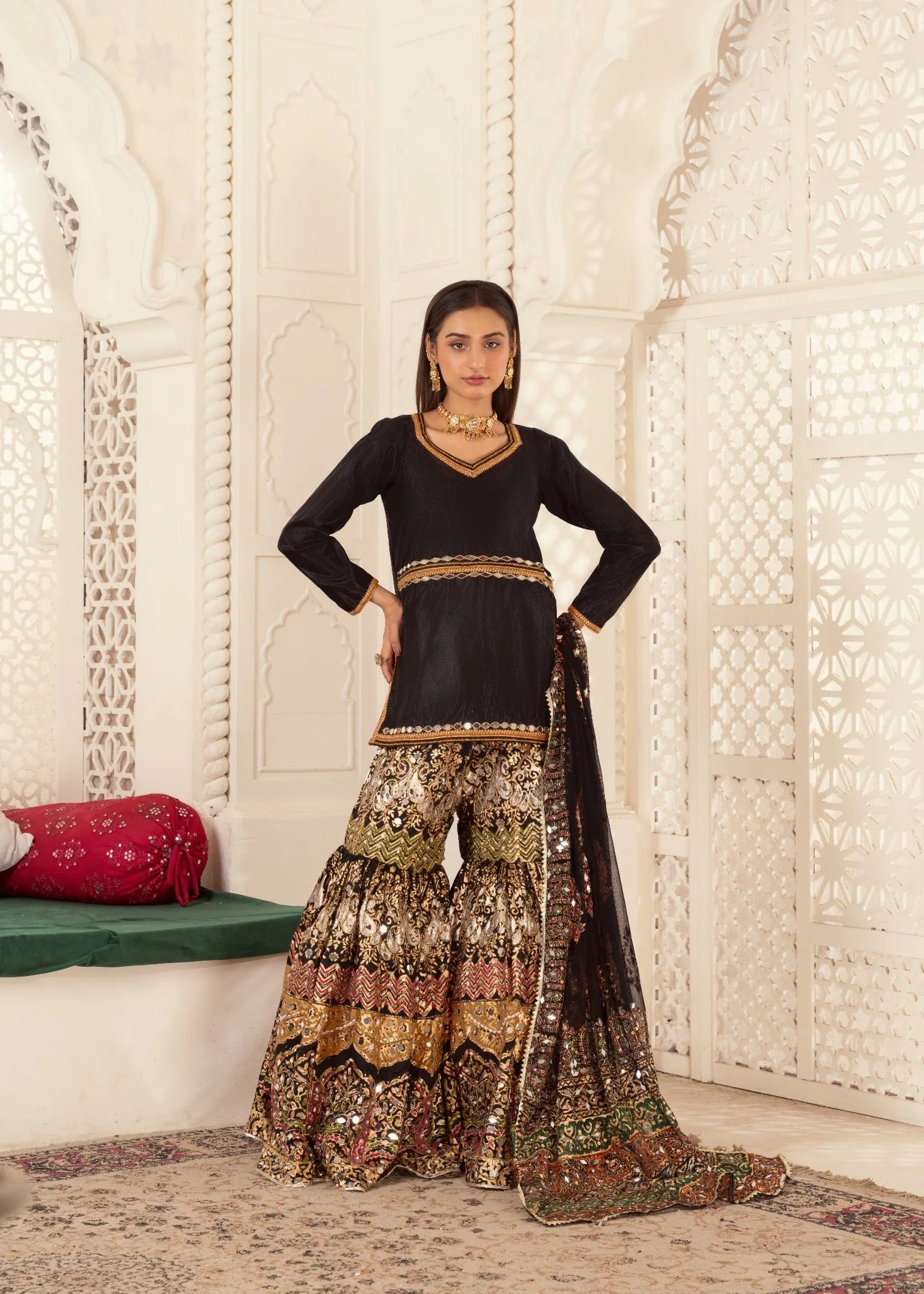 Laila (Black)