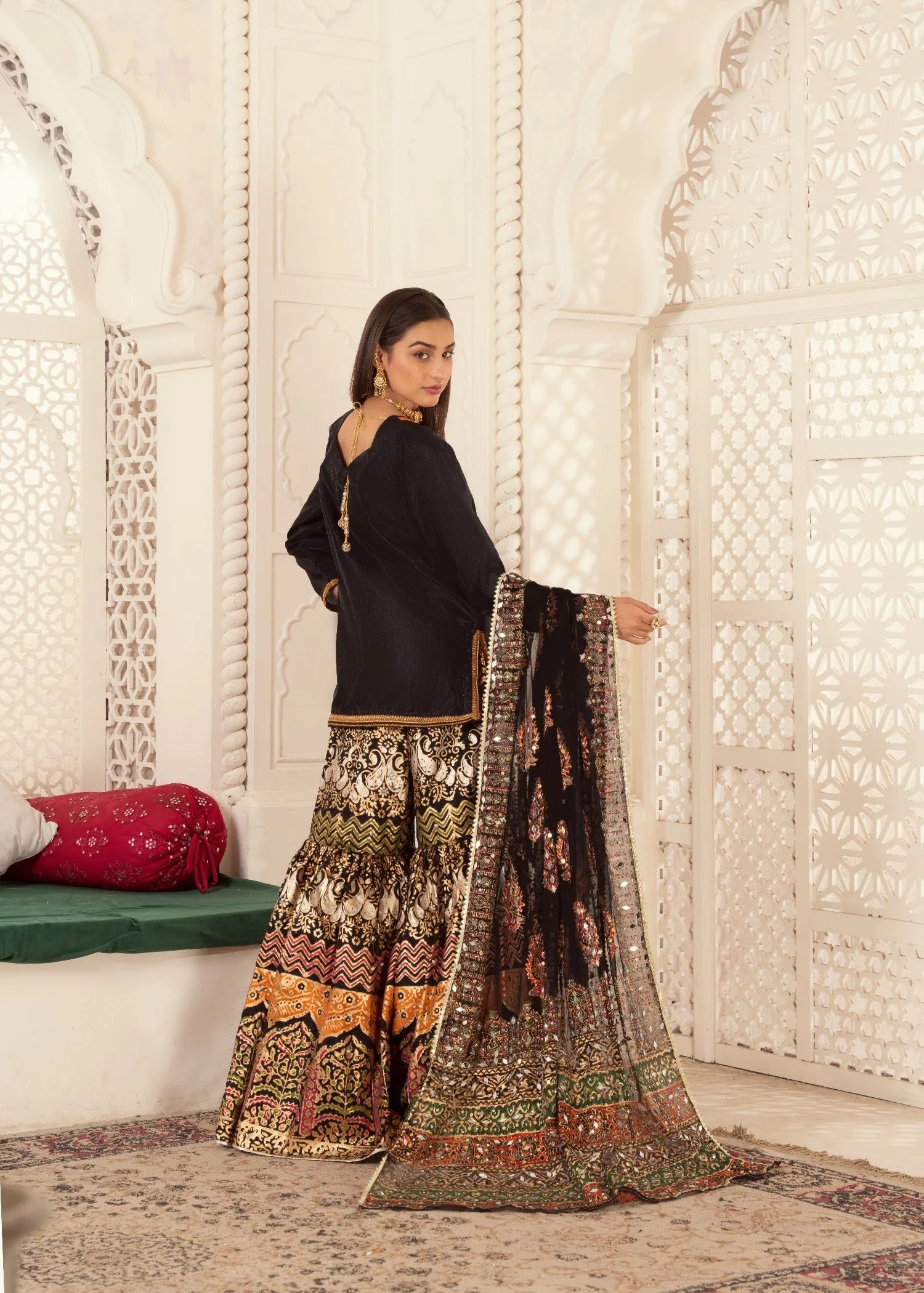 Laila (Black)