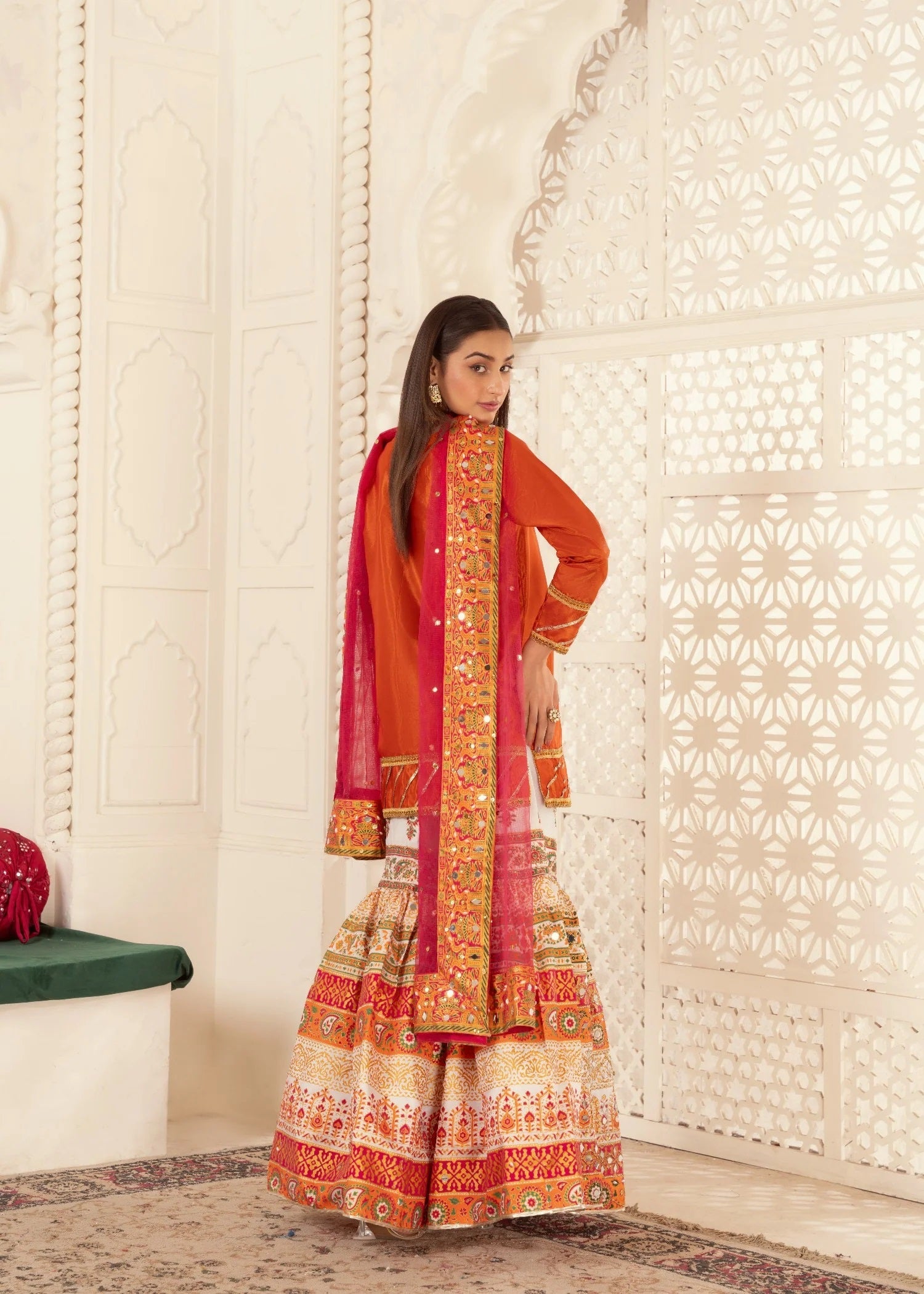 Gul-e-Rang (White)