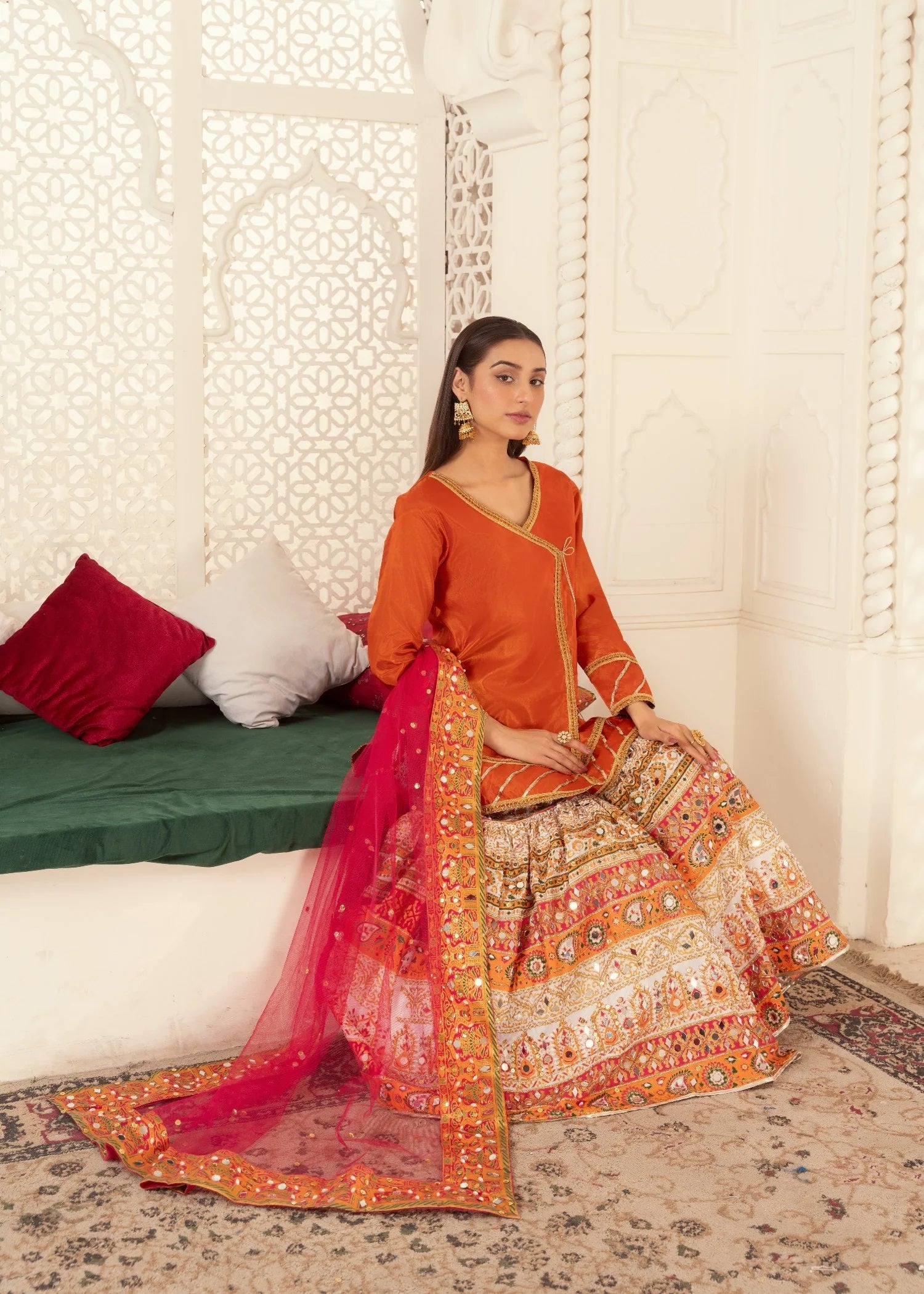 Gul-e-Rang (White)